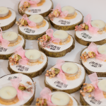 جذع خشب بالشمعه